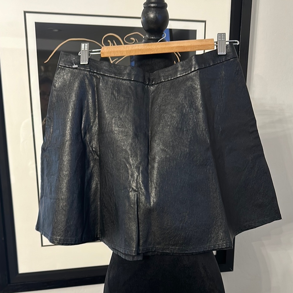 Elegant Black Leather Mini Skirt